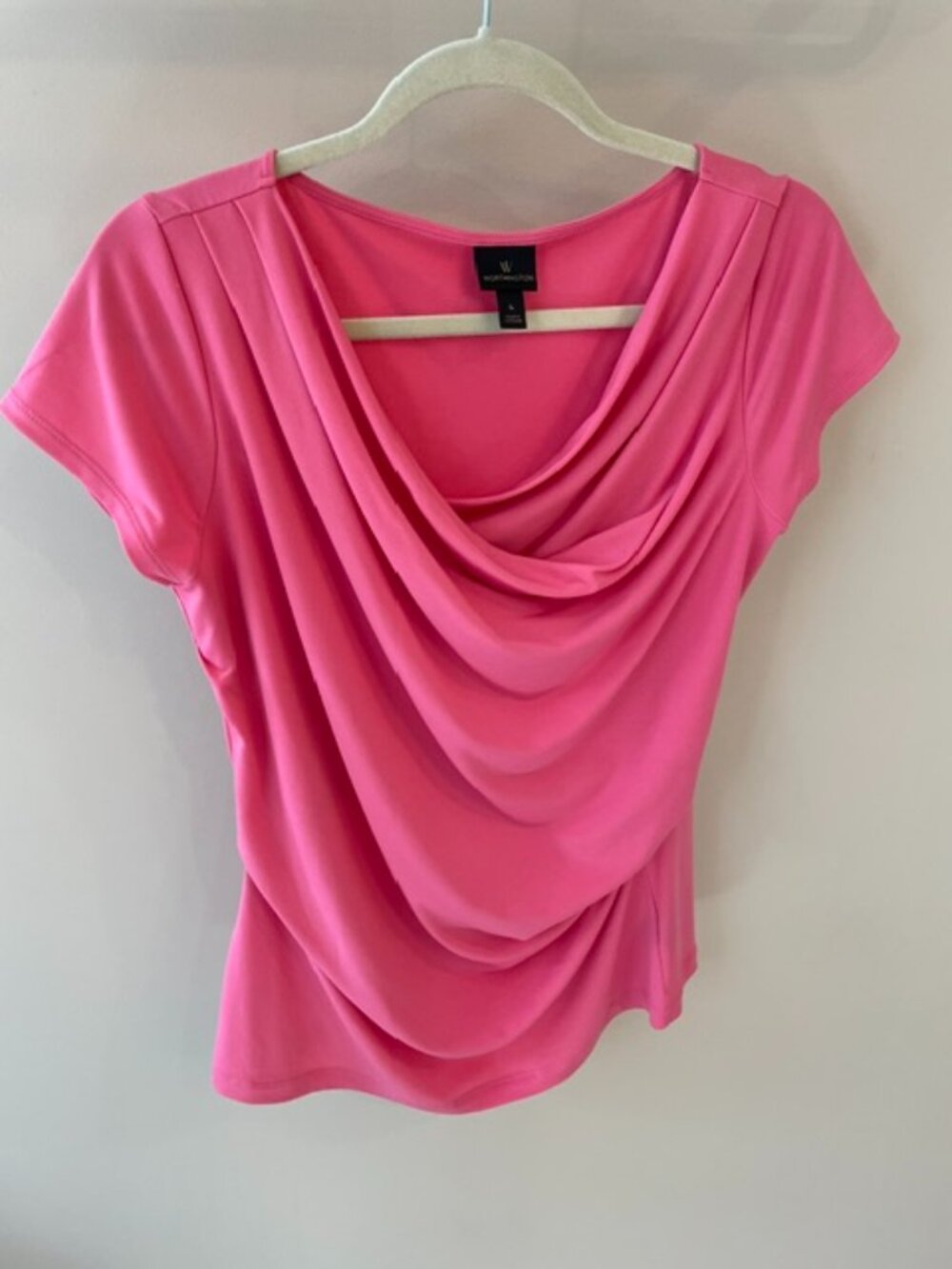 Women's Worthington Short Sleeve Blouse in rose. Size Large with drop neck.